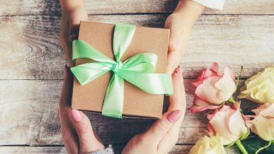 Photo of No tires las bolsas de los regalos de cumpleaños: este truco viral muestra como reutilizarlas