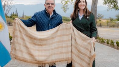 Photo of Villarruel va a la Fiesta del Poncho en Catamarca y podría sumar una foto con Jalil en medio de la guerra con Milei​Villarruel va a la Fiesta del Poncho en Catamarca y podría sumar una foto con Jalil en medio de la guerra con Milei 