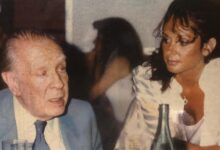 Photo of “Estábamos fundidos”: creó un café para la alta sociedad, lo revivió con shows de strippers y ahora es un bar de artistas emergentes