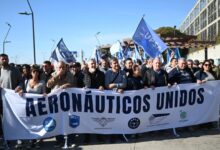 Photo of Cinco gremios aeronáuticos hicieron un acto en el Aeroparque Jorge Newbery: qué reclamaron