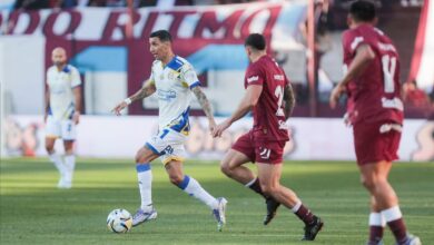 Photo of Rosario Central fue noticia por los hinchas visitantes llevados a Lanús y por otro penal muy polémico