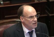 Photo of Un senador radical defendió a Victoria Villarruel tras la polémica sesión: “Ella cumplió con su obligación”