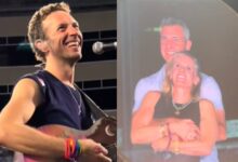 Photo of Chris Martin bromeó sobre lo que pasó con Andy Byron en la kiss-cam y dio una advertencia durante otro de sus shows