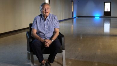 Photo of Moisés Naím: “Hay que pensar bien con qué se reemplaza lo que la motosierra destruye”