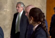 Photo of Alberto Fernández llegó a Comodoro Py para declarar ante el juez Casanello en la causa de los seguros