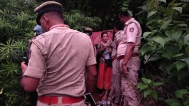 Photo of El misterio de la mujer rusa que fue encontrada junto a sus dos hijas pequeñas en una cueva en India