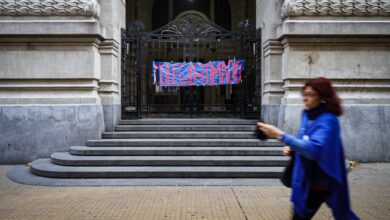 Photo of Un gremio docente del Colegio Nacional de Buenos Aires convocó a un paro durante toda la semana