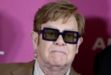 Photo of Vendió más de 300 millones de discos pero no es multimillonario: de cuánto es la fortuna de Elton John