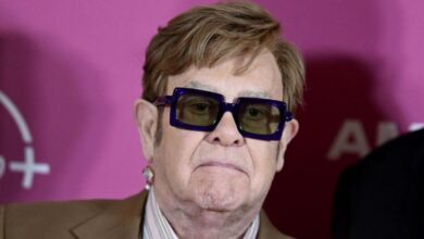 Photo of Vendió más de 300 millones de discos pero no es multimillonario: de cuánto es la fortuna de Elton John