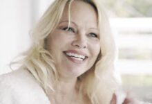 Photo of De cuánto es la fortuna de Pamela Anderson, la actriz conocida por su papel en «Baywatch»