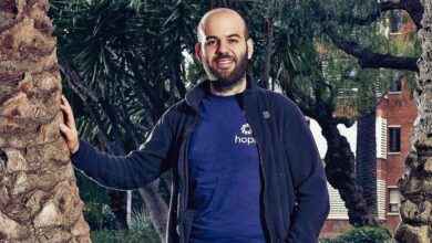 Photo of Inventó una app para realizar eventos virtuales y conferencias debido a una enfermedad: Quién es Johnny Boufarhat