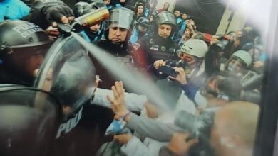 Photo of El gobierno reprimió en la marcha de los jubilados y hubo dos periodistas heridos​El gobierno reprimió en la marcha de los jubilados y hubo dos periodistas heridos 
