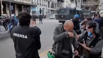 Photo of Así reprimía la policía a fotoperiodistas y manifestantes durante la marcha en defensa de los jubilados
