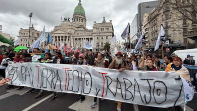 Photo of «Milei es hambre, hay que pelear»: el reclamo de los trabajadores en San Cayetano