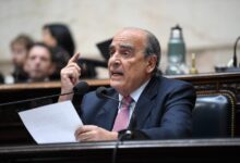 Photo of Francos aseguró que Milei no dará marcha atrás con los decretos que rechazó Diputados