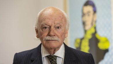 Photo of Nuevo desplazamiento en Cultura: El presidente del Instituto Nacional Sanmartiniano fue despedido ayer por WhatsApp