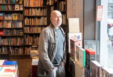 Photo of Javier Peña: “Hay escritores que tienen vidas más fascinantes que sus libros”