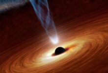 Photo of Descubrieron un agujero negro colosal que está cerca del límite teórico con nuestro universo