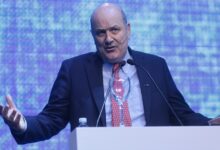 Photo of Sturzenegger dijo que los que votaron contra el Gobierno fomentan la corrupción y cargó contra Carrió