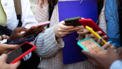 Photo of Por qué muchos adolescentes ni siquiera alcanzan a imaginar cómo es vivir con privacidad, según una experta de Oxford