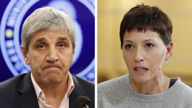 Photo of Caputo cargó contra Mayra Mendoza y la acusó de poner tasas municipales en la factura de AySA