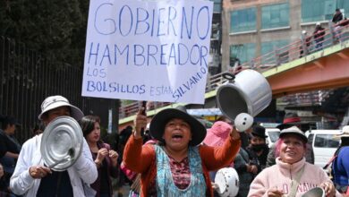 Photo of Crisis en Bolivia: escasez de alimentos, combustible y dólares a días de las elecciones