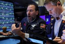 Photo of Wall Street: el gurú que ganó con la crisis de 2008 ahora se juega por el rally bursátil